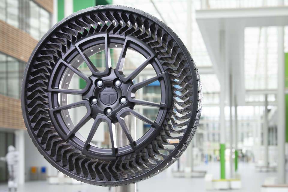 Neumatico sin aire Michelin_Uptis_1